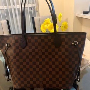100% authentic LOUIS VUITTON Neverfull M